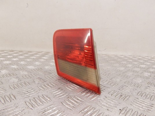 Фонарь крышки багажника левый BMW 3-series (E46) 63 21 8 368 759