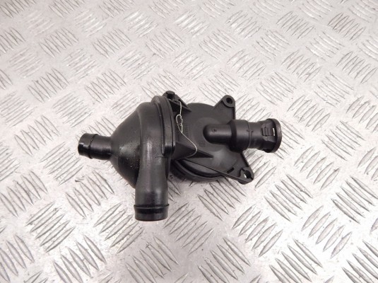 Маслоотделитель (сапун) BMW 3-series (E46) 11 61 7 503 520