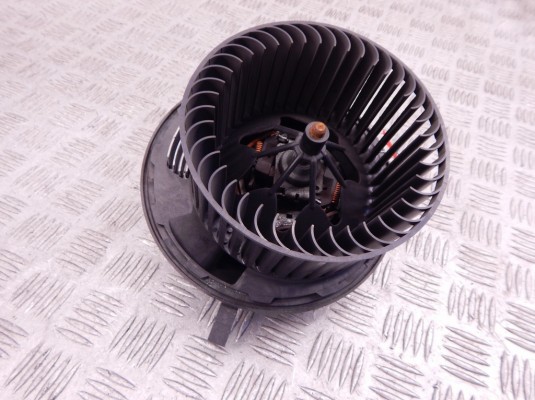 Моторчик печки BMW 1-series (E87) 64 11 6 933 663