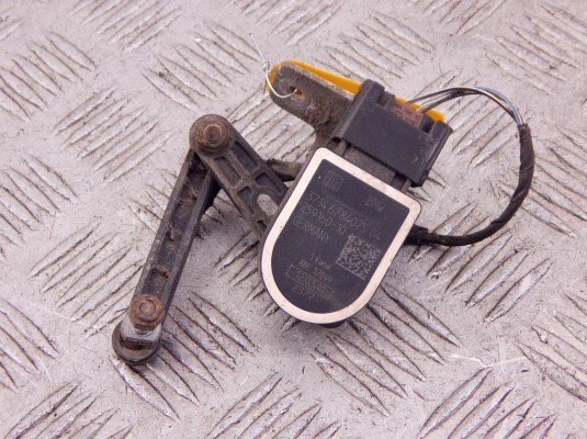 Датчик положения кузова BMW 5-series (F10/11) 37 14 6 784 075