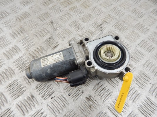 Электромотор раздаточной коробки BMW X5-series (E53) 27 10 7 528 559