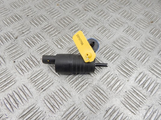 Насос (моторчик) омывателя стекла BMW X1-series (F48) Насос (моторчик) омывателя стекла BMW X1-series (F48)