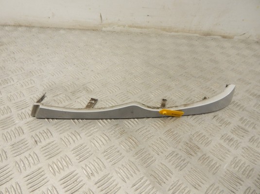 Ус под фару левый BMW 3-series (E46) 51 13 7 030 553 Ус под фару левый BMW 3-series (E46) 51 13 7 030 553