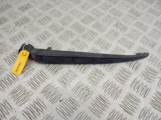 Щеткодержатель задний BMW 5-series (E39) 61 62 8 221 453 Щеткодержатель задний BMW 5-series (E39) 61 62 8 221 453