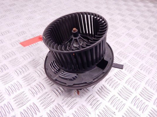 Моторчик печки BMW 1-series (E87) 64 11 6 933 663