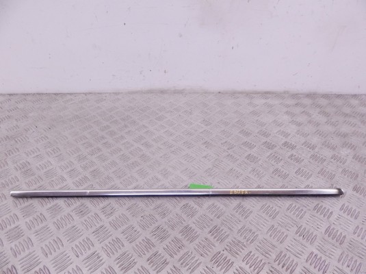 Молдинг стекла двери передней правой наружный BMW 5-series (E60/61) 51 21 7 057 436