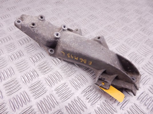 Кронштейн двигателя BMW 3-series (E36) 11 81 1 137 015 Кронштейн двигателя BMW 3-series (E36) 11 81 1 137 015