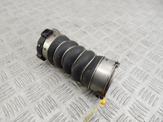 Патрубок интеркулера BMW 5-series (F10/11) 11 61 8 513 451