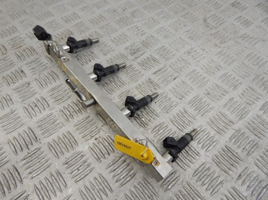 Форсунка BMW 3-series (E46) 13 53 7 506 158