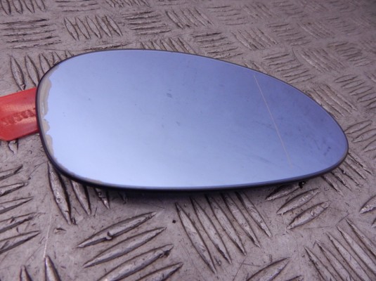 Стекло зеркала наружного правого BMW 1-series (E87) 51 16 7 145 268