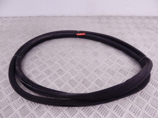 Уплотнитель двери передней правой BMW 7-series (E65/66) 51 21 8 223 659