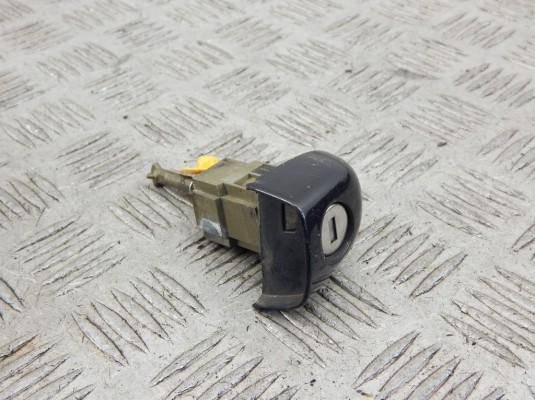 Личинка дверного замка BMW 3-series (E46)