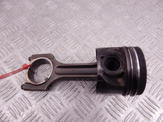 Поршень BMW 7-series (E65/66) 11 25 7 792 747