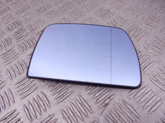 Стекло зеркала наружного правого BMW X5-series (E53) 51 16 7 039 598 Стекло зеркала наружного правого BMW X5-series (E53) 51 16 7 039 598