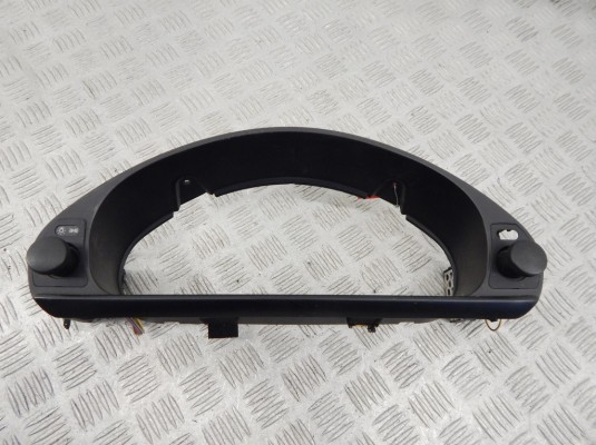 Накладка декоративная на торпедо BMW 3-series (E36) 51 45 8 146 264