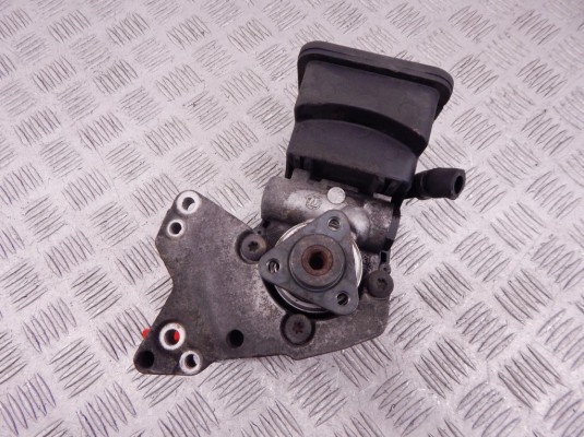 Насос гидроусилителя руля BMW 5-series (E39) 32 41 1 095 749