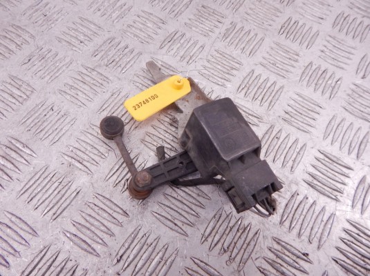 Датчик положения кузова BMW 5-series (E39) 37 14 1 093 697 Датчик положения кузова BMW 5-series (E39) 37 14 1 093 697