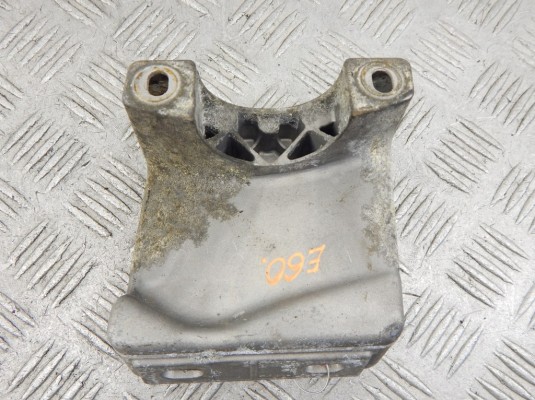 Кронштейн BMW 5-series (E60/61) 51 61 7 010 593 Кронштейн BMW 5-series (E60/61) 51 61 7 010 593