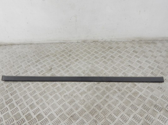 Молдинг двери передней левой BMW 5-series (E39) 51 13 8 159 295