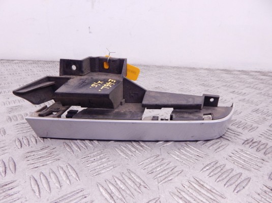 Кронштейн BMW 3-series (E46) 51 12 7 006 823