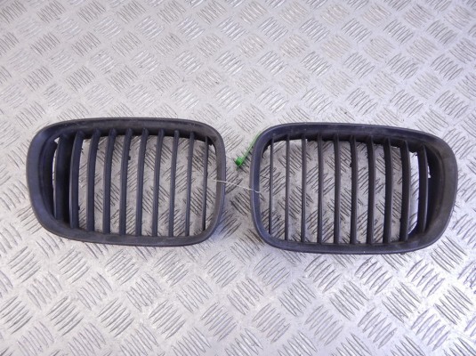 Решетка радиатора BMW 5-series (E39) 51 13 8 159 315