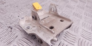 Кронштейн радиатора BMW 7-series (F01/02) 51 11 7 186 514 Кронштейн радиатора BMW 7-series (F01/02) 51 11 7 186 514