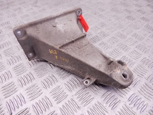 Кронштейн двигателя BMW 5-series (E39) 22 11 6 752 648