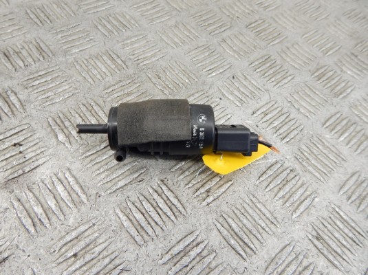 Насос (моторчик) омывателя стекла BMW 3-series (E46) 67 12 8 362 154