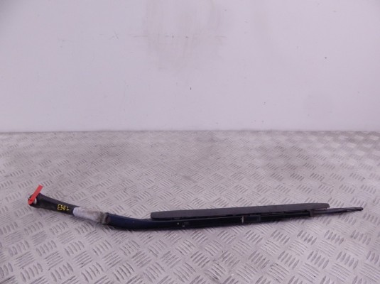 Щеткодержатель (поводок стеклоочистителя, дворник) BMW 5-series (E39) 61 61 8 209 879