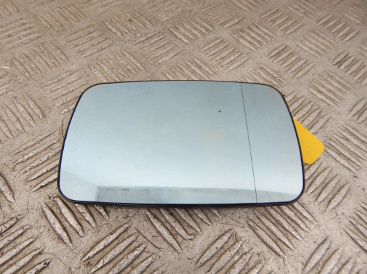 Стекло зеркала наружного левого BMW 3-series (E46) Стекло зеркала наружного левого BMW 3-series (E46)