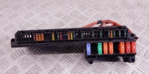 Блок предохранителей BMW 6-series (E63/E64) 61 14 6 957 330 Блок предохранителей BMW 6-series (E63/E64) 61 14 6 957 330