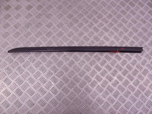 Молдинг стекла лобового BMW 5-series (E60/61) 51 31 7 045 447
