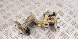 Петля крышки багажника BMW 1-series (E87) 41 62 7 067 219