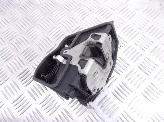 Замок двери передней правой BMW X3-series (E83) 51 21 7 167 068