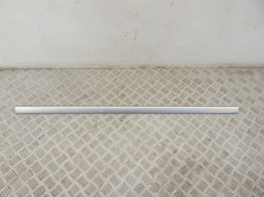 Молдинг двери передней левой BMW 5-series (E39) 7004023