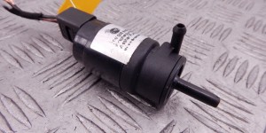 Насос (моторчик) омывателя стекла BMW 3-series (E46) Насос (моторчик) омывателя стекла BMW 3-series (E46)