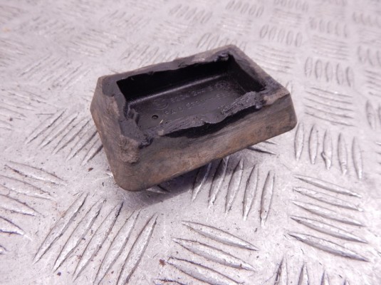 Опора под домкрат (поддомкратная подушка) BMW 5-series (E39) 51 71 8 204 244