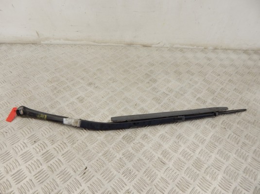 Щеткодержатель (поводок стеклоочистителя, дворник) BMW 5-series (E39) 61 61 8 209 879 Щеткодержатель (поводок стеклоочистителя, дворник) BMW 5-series (E39) 61 61 8 209 879