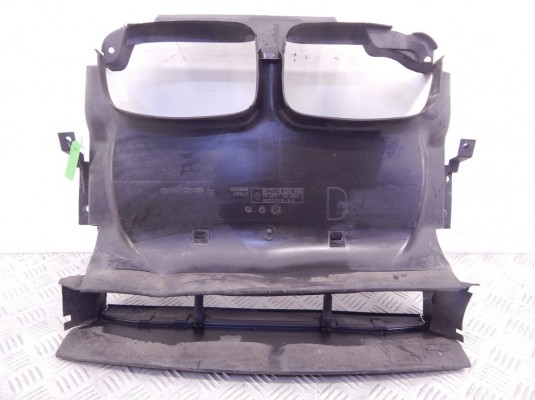 Воздухозаборник BMW 3-series (E46) 51 71 8 202 832 Воздухозаборник BMW 3-series (E46) 51 71 8 202 832