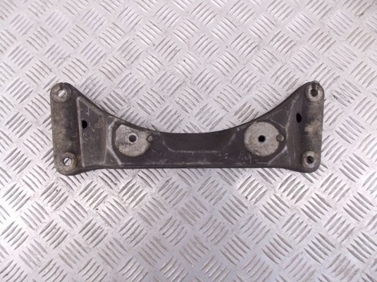 Кронштейн КПП BMW 3-series (E46) 22 31 1 096 811