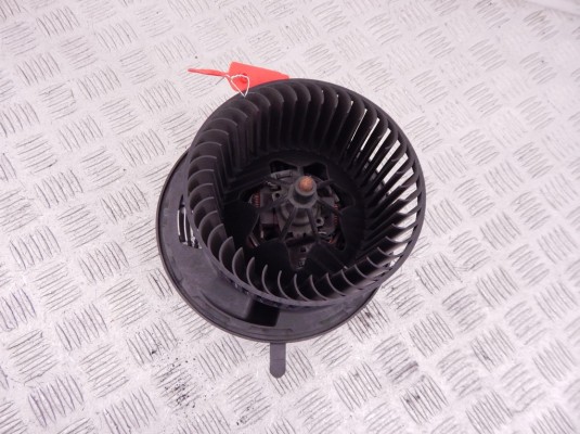 Моторчик печки BMW 1-series (E87) 64 11 6 933 663