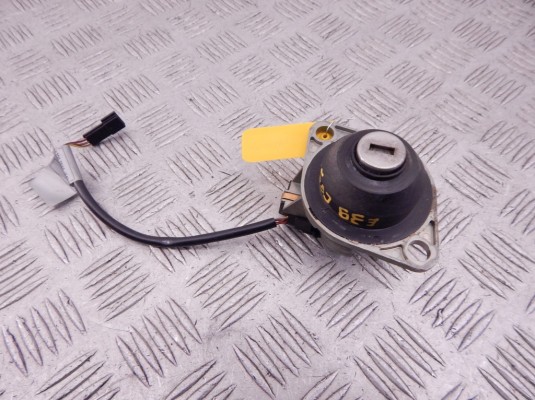 Личинка замка багажника BMW 5-series (E39) 61 31 8 363 699 Личинка замка багажника BMW 5-series (E39) 61 31 8 363 699