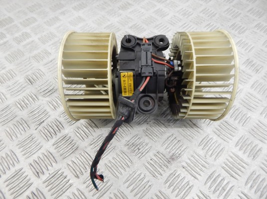 Моторчик печки BMW X5-series (E53) 64 11 8 385 558