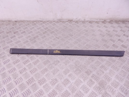 Молдинг стекла двери задней левой наружный BMW 5-series (E39) 51 13 8 159 297 Молдинг стекла двери задней левой наружный BMW 5-series (E39) 51 13 8 159 297