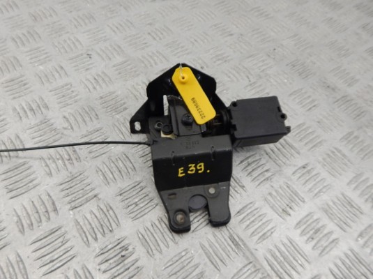 Замок багажника BMW 5-series (E39) 51 24 8 168 892 Замок багажника BMW 5-series (E39) 51 24 8 168 892