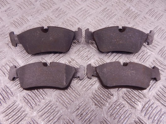 Тормозные колодки передние BMW 3-series (E46) 34 11 6 761 244