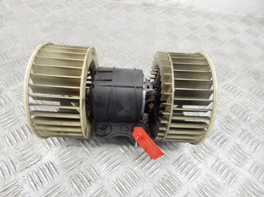 Моторчик печки BMW X5-series (E53) 64 11 8 385 558 Моторчик печки BMW X5-series (E53) 64 11 8 385 558