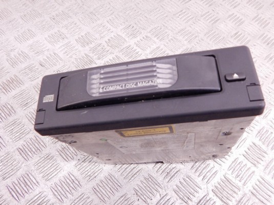 CD-чейнджер BMW 6-series (E63/E64) 65 12 9 131 850 CD-чейнджер BMW 6-series (E63/E64) 65 12 9 131 850