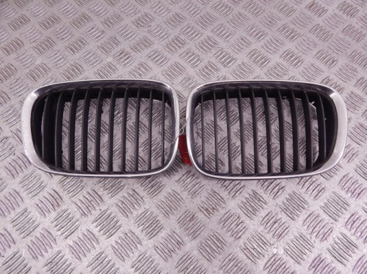 Решетка радиатора BMW 5-series (E39) 51 13 8 159 316