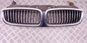 Решетка радиатора BMW 7-series (E65/66) 51 13 7 037 727 Решетка радиатора BMW 7-series (E65/66) 51 13 7 037 727